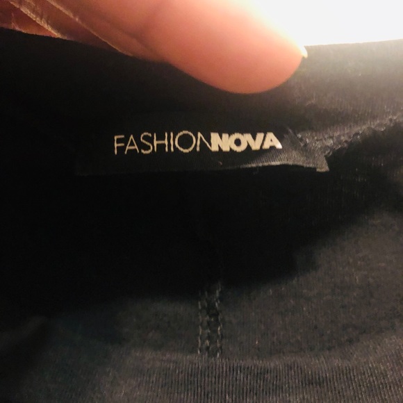 Forever 21 crop top in black with red 🔥 - Picture 4 of 7